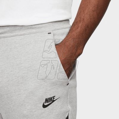 3. Spodnie Nike Sportswear Tech Fleece M DR6171-063