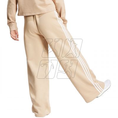 3. Spodnie adidas Essentials 3-Stripes Fleece Wide W IR5385
