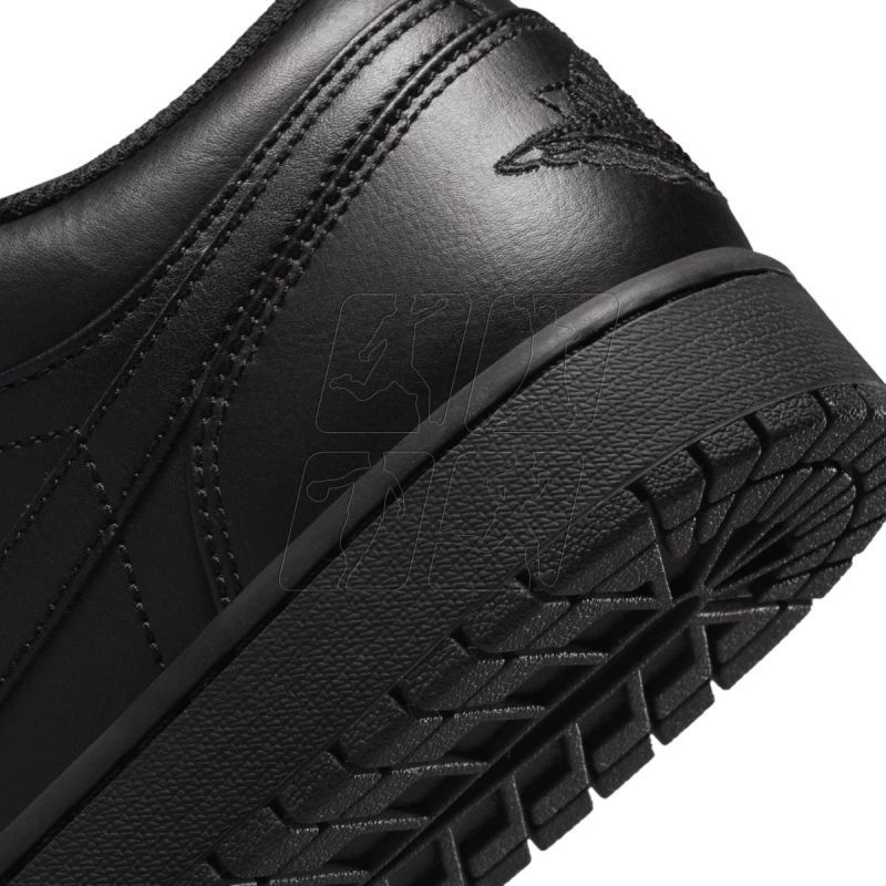 8. Buty Nike Air Jordan 1 Low M 553558-093