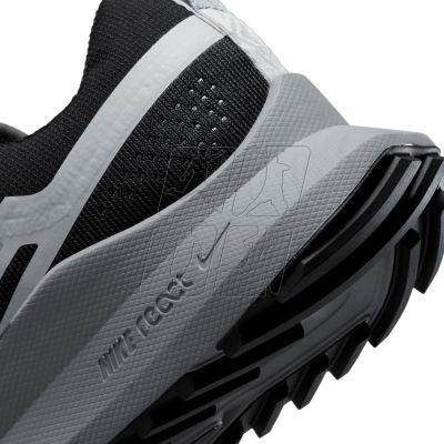 8. Buty Nike React Pegasus Trail 4 W DJ6159-001
