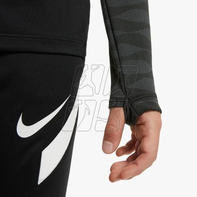 5. Bluza Nike Strike 21 Jr CW5860-010
