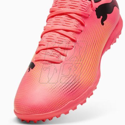 8. Buty piłkarskie Puma Future 7 Play TT M 107726-03