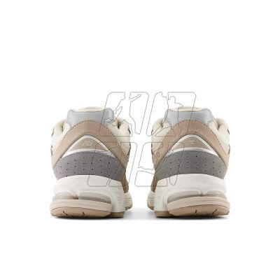 12. Buty New Balance U M2002RSI