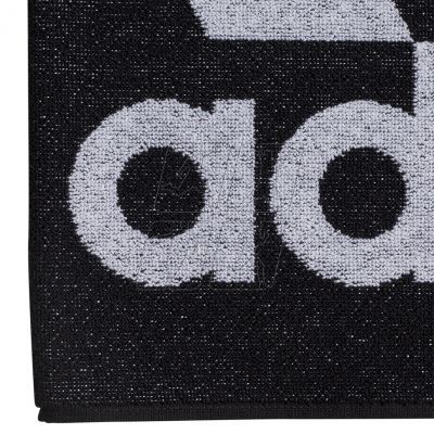 3. Ręcznik adidas Towel S DH2860