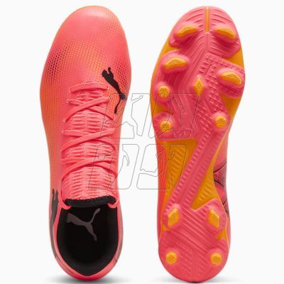 7. Buty piłkarskie Puma Future 7 Play FG/AG M 107723-03