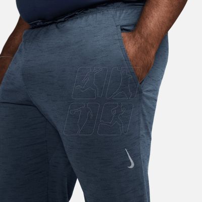 4. Spodnie Nike Yoga Dri-FIT M CZ2208-491