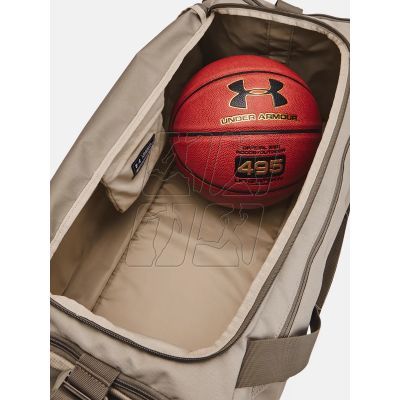 5. Torba sportowa Under Armour 1369223-203