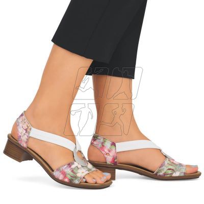 9. Komfortowe sandały w kwiaty Rieker W RKR334C multikolor