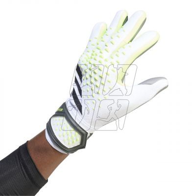 3. Rękawice bramkarskie adidas Predator League Gloves M IA0879