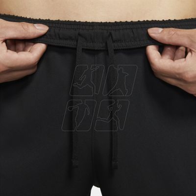 3. Spodnie Nike Dri-FIT Challenger M DD4894-010