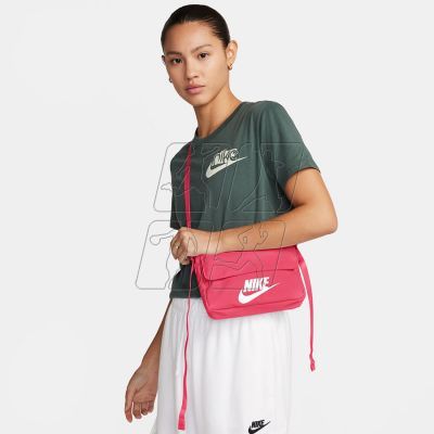 7. Torba Nike Sportswear Revel Crossbody Bag CW9300-629