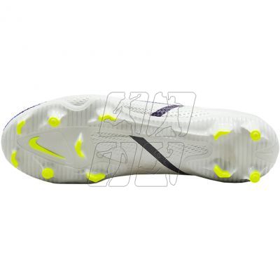 5. Buty piłkarskie Nike Phantom GT2 Pro FG M DA4432 570