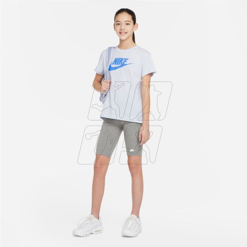 6. Koszulka Nike Sportswear Jr AR5088 086