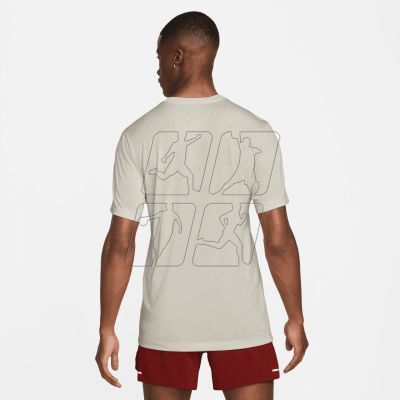 2. Koszulka Nike Dri-FIT M DM5412-104
