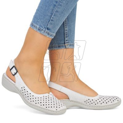 2. Skórzane komfortowe sandały Rieker W RKR665 białe