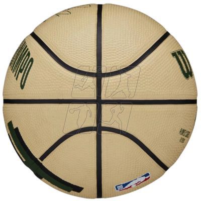 8. Piłka do koszykówki Wilson NBA Player Icon Giannis Antetokounmpo Mini Ball WZ4007501XB