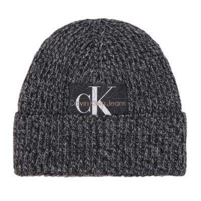 4. Czapka Calvin Klein Jeans Oversize Label Beanie K50K509902