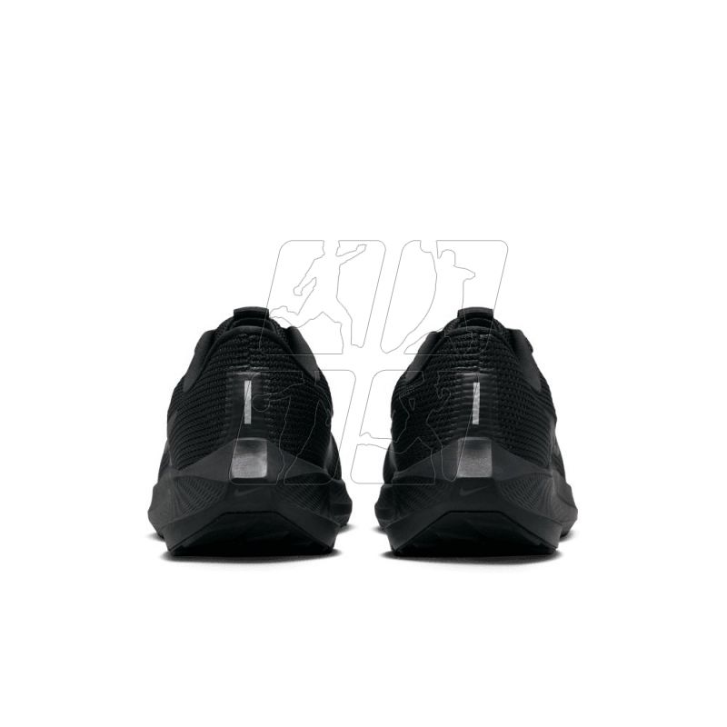 5. Buty Nike Pegasus 40 M DV3853-002
