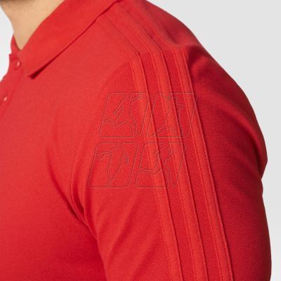 Koszulka piłkarska polo adidas Tiro 17 M BQ2680 w kolorze czerwonym, wykonana z bawełny z dodatkiem poliestru, posiada technologię climalite