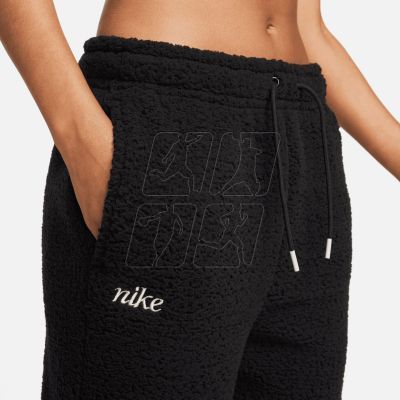 4. Spodnie Nike Therma-FIT W DQ6261-010