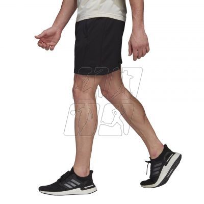 3. Spodenki adidas Yoga Training Shorts M HC4431