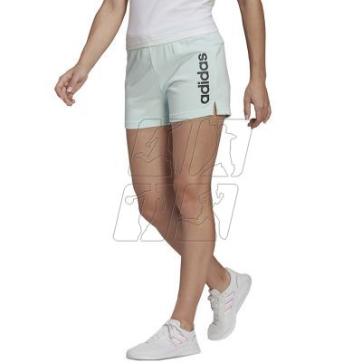 3. Spodenki adidas Essentials Slim Logo Shorts W HE9363