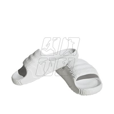 6. Klapki damskie/męskie adidas Adilette 22  Crystal White z wygodną profilowaną podeszwą białe (HQ4672)