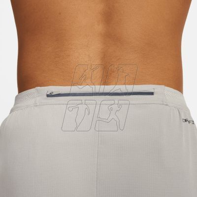 5. Spodnie Nike Dri-FIT ADV AeroSwift M DM4615-012