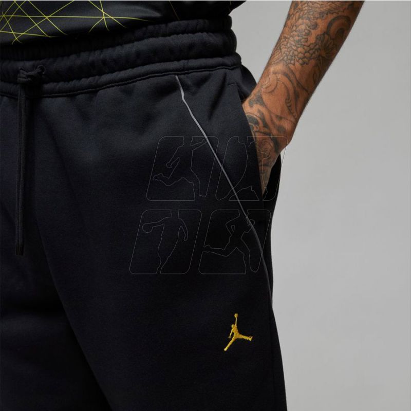 3. Spodnie Nike PSG Jordan M DV0621 010