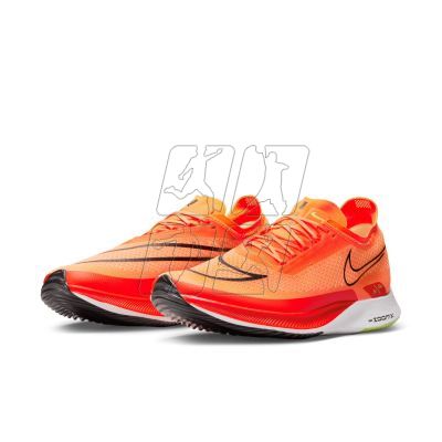 4. Buty Nike ZoomX Streakfly M DJ6566-800