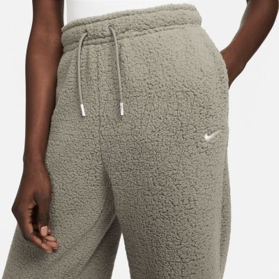 4. Spodnie Nike Therma-FIT W DQ6261-029