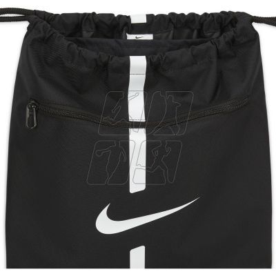 4. Worek Nike Academy DA5435-010