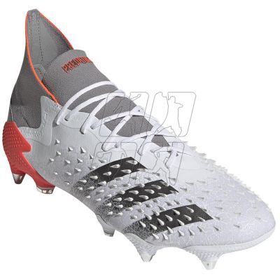 4. Buty piłkarskie adidas Predator Freak.1 SG M FY6270