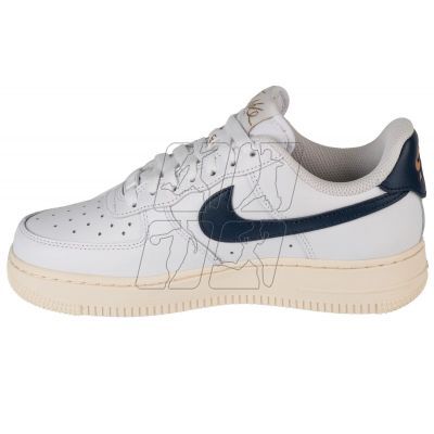 2. Buty Nike W Air Force 1 07 EasyOn W HJ9122-100