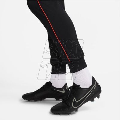3. Spodnie Nike Dri-Fit Libero M DH9666 010