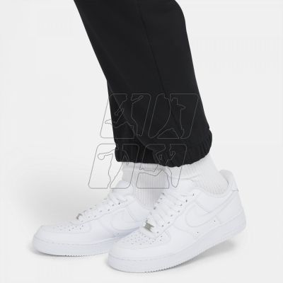 5. Spodnie Nike Sportswear Swoosh Pants W CZ8905-010