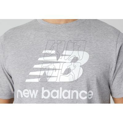 10. Koszulka New Balance Essentials Stacked Logo T AG M MT01575AG