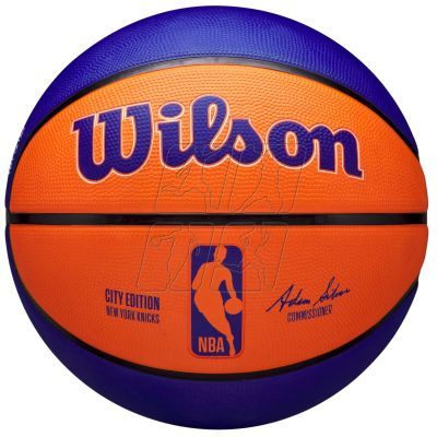 Piłka do koszykówki Wilson NBA Team City Edition New York Knicks WZ4024220XB