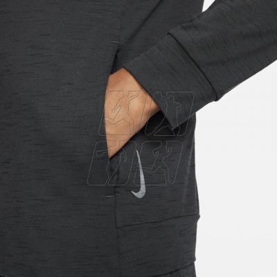 4. Bluza Nike Yoga Dri-FIT M CZ2217-010