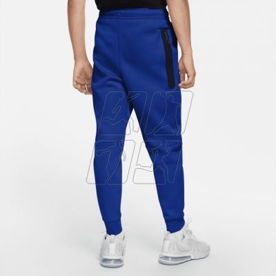 2. Spodnie Nike Sportswear Tech Fleece M CU4495-480