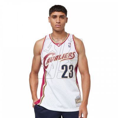 2. Koszulka Mitchell &amp; Ness NBA Swingman Jersey Cavaliers 03 Lebron James M SMJYCP19209-CCAWHIT03LJA