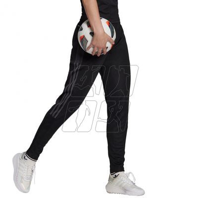 3. Spodnie adidas Tiro Trackpant W GN5492