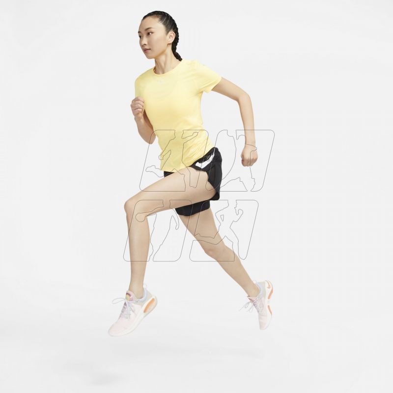 6. Spodenki Nike Dri-FIT Swoosh Run W DD4923-010