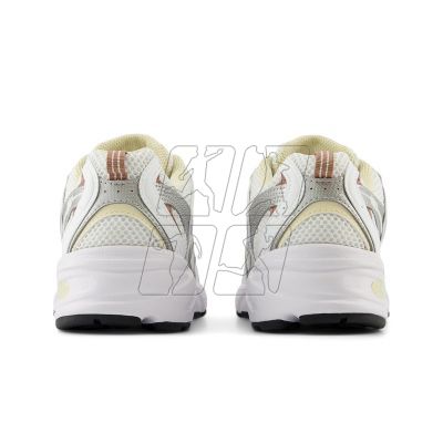 7. Buty New Balance MR530SGA