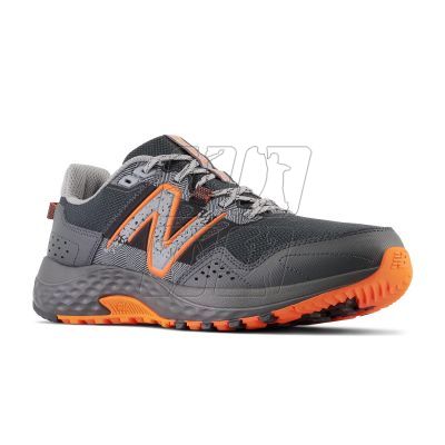 3. Buty do biegania męskie w terenie New Balance 410 sneakersy sportowe szaro-pomarańczowe (MT410LO8)