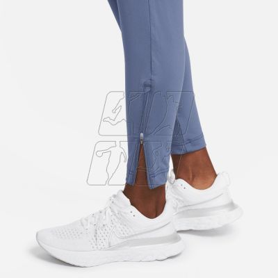 5. Spodnie Nike Dri-FIT Essential W DH6975-491