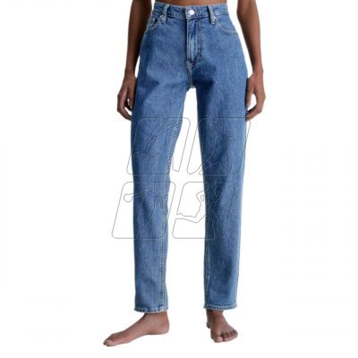 2. Jeansy Calvin Klein Jeans Mom Fit W J20J221249