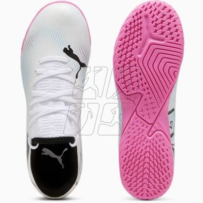 9. Buty piłkarskie Puma Future 7 Play IT Jr 107739-01