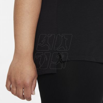 4. Koszulka Nike Dri-FIT One Luxe W DD0618-010