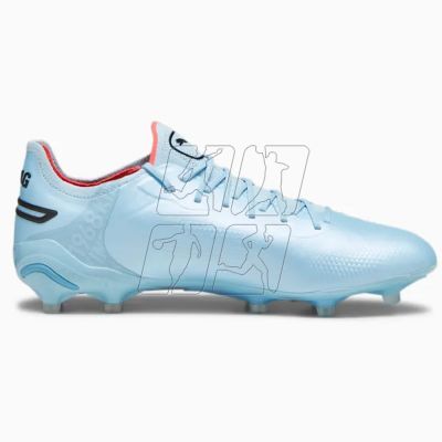 7. Buty piłkarskie Puma King Ultimate FG/AG M 107563-02